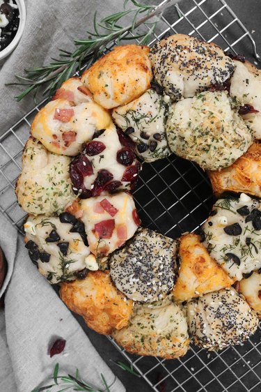 Mix & match savory pull-apart bread